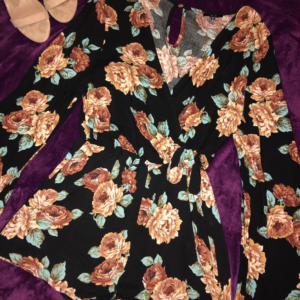 Women’s floral shorts romper with elastic waist